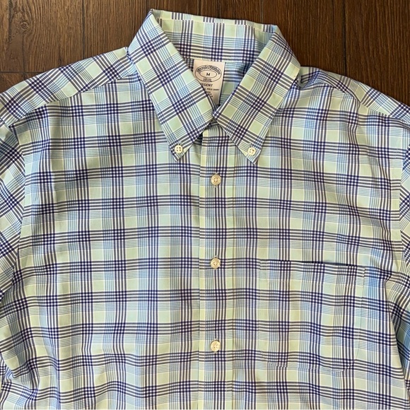 Brooks brothers plaid button-down SZ MED - Picture 2 of 4